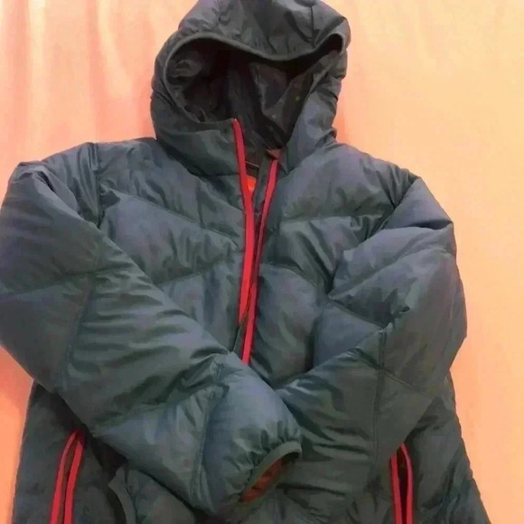 Merrell winter coat with hood - Picture 13 of 13